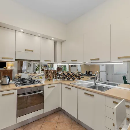 La Corte Di Danilo *